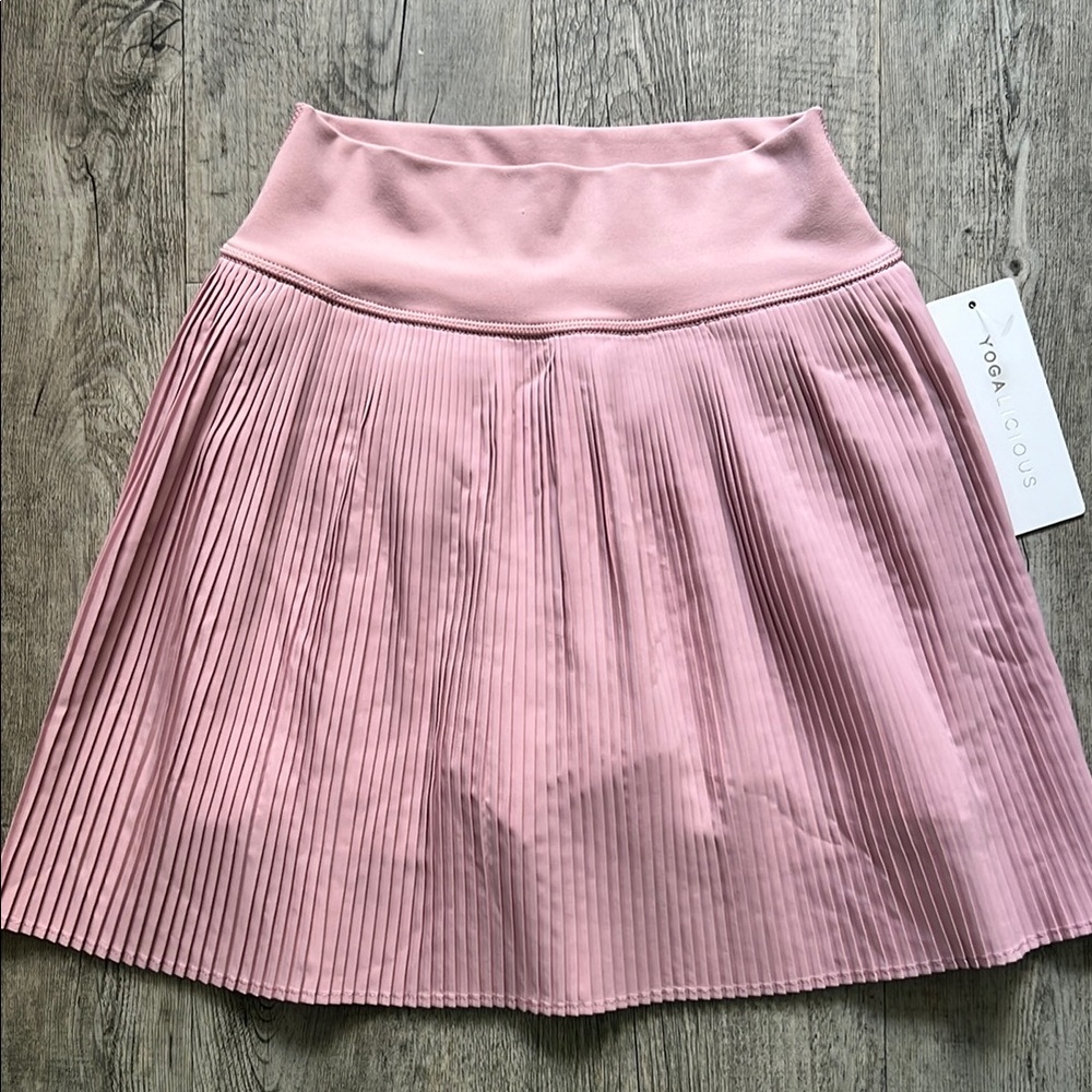 NWT Yogalicious Pink Pleated Mini Skort